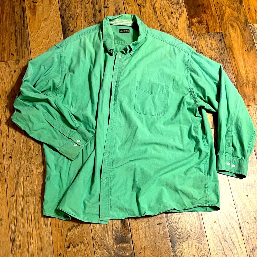 Preloved men’s dress shirt.